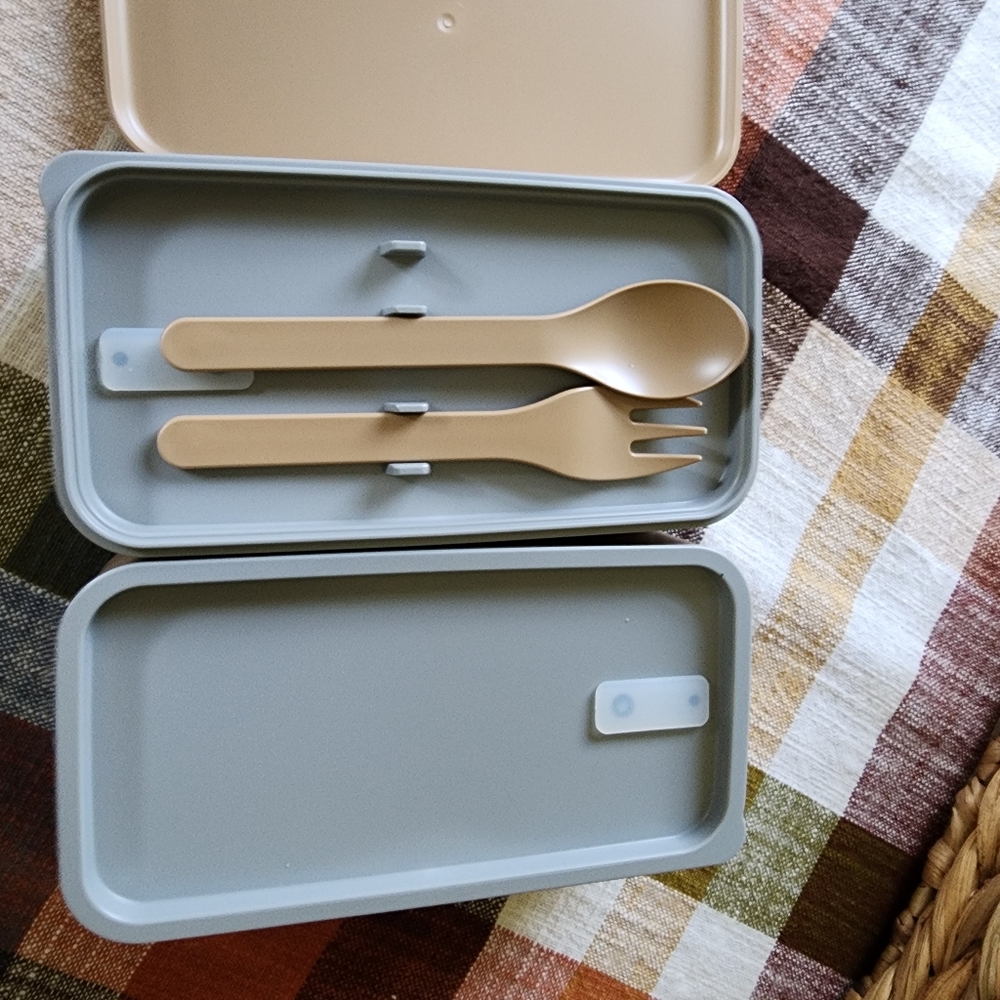 New Lunch Box Food Container - Picture 3 of 7